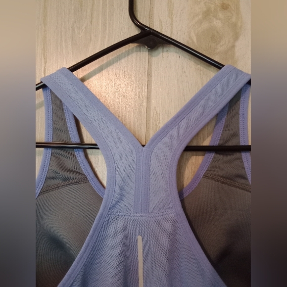 2 Nike dri-fit tank tops. Small w/ built in support bras. - Picture 12 of 16